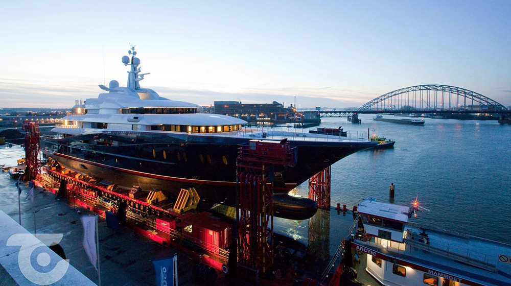 Russian oligarchs move their yachts in fear of sanctions
