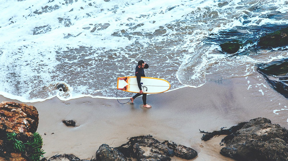 Innovative anti-shark wetsuits that protect surfers