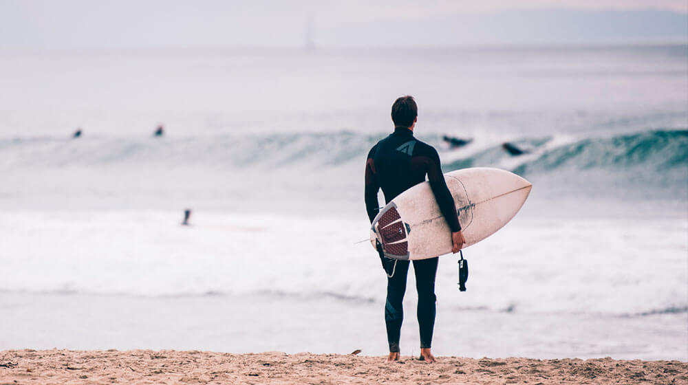 Winter in surfing: 6 tips to enjoy it