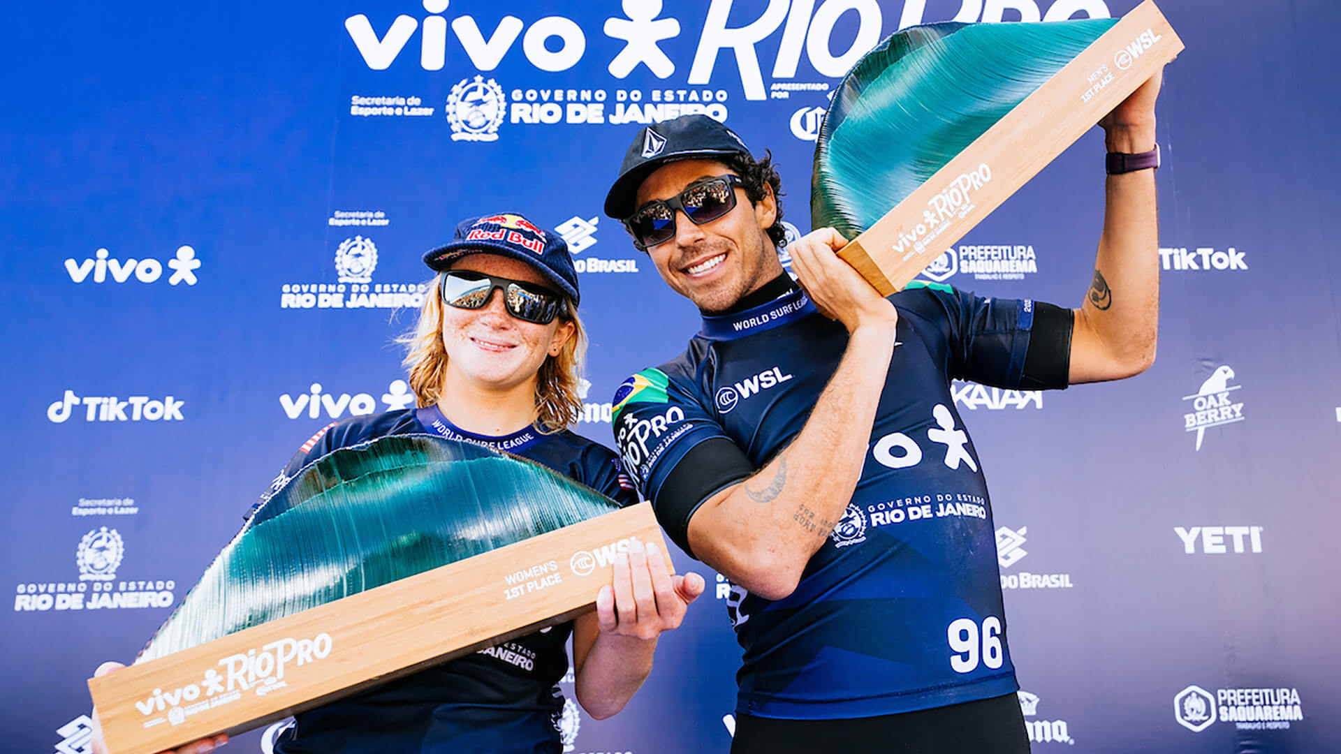 Caitlin Simmers y Yago Dora ganan el ViVo Rio Pro